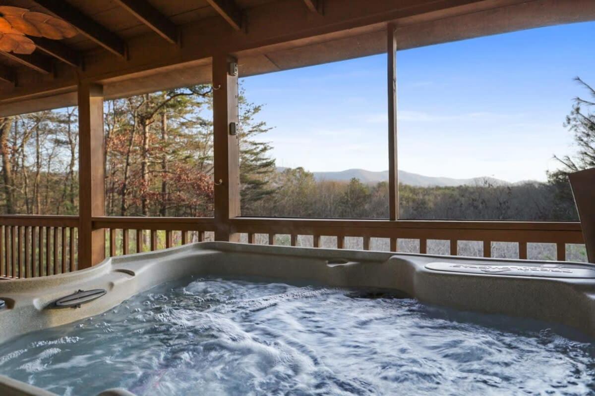 Mountain Views Hot Tub Firepit Close To Town Blue Ridge Bagian luar foto