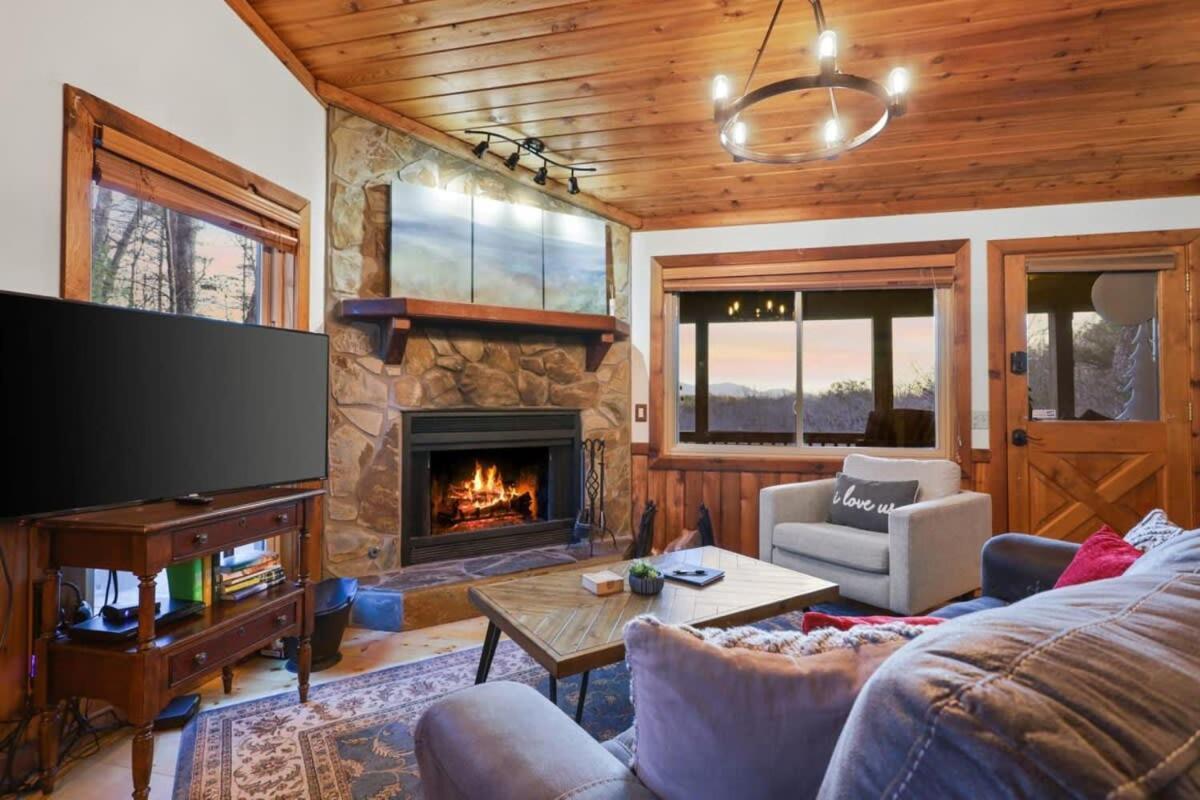 Mountain Views Hot Tub Firepit Close To Town Blue Ridge Bagian luar foto